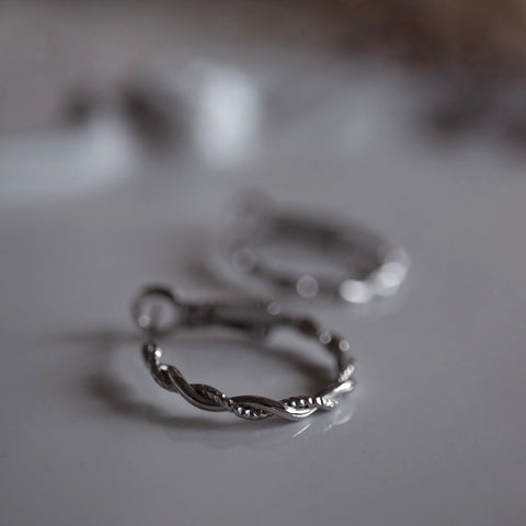 鈦鋼麻花圈圈耳環