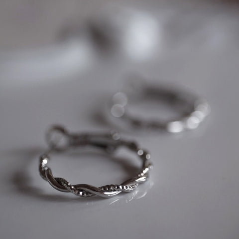 鈦鋼麻花圈圈耳環