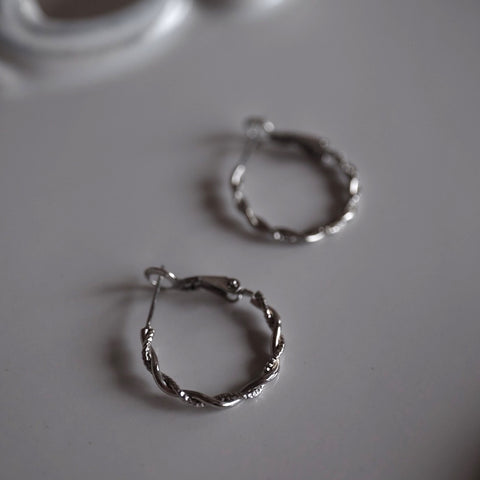 鈦鋼麻花圈圈耳環