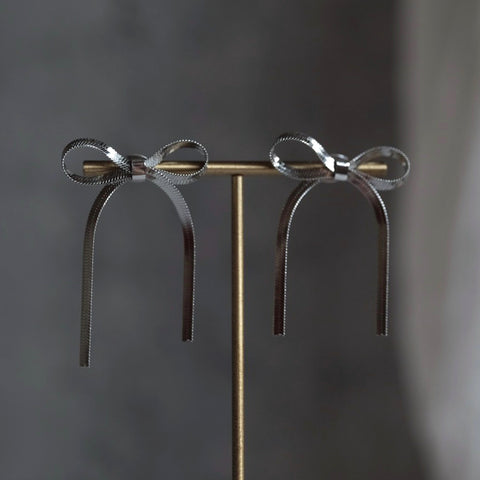 鈦鋼銀色蝴蝶結