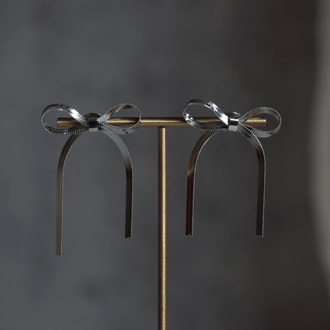 鈦鋼銀色蝴蝶結