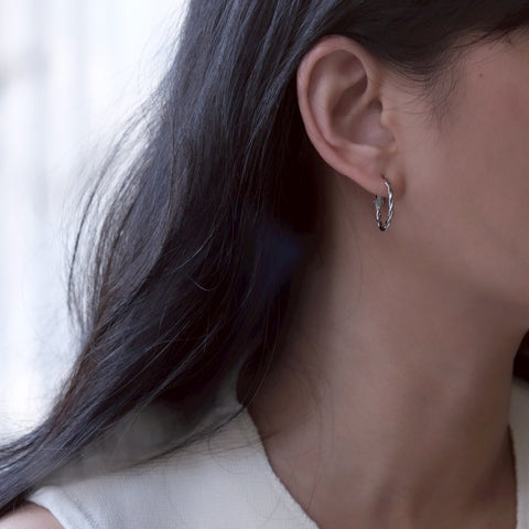 鈦鋼麻花圈圈耳環