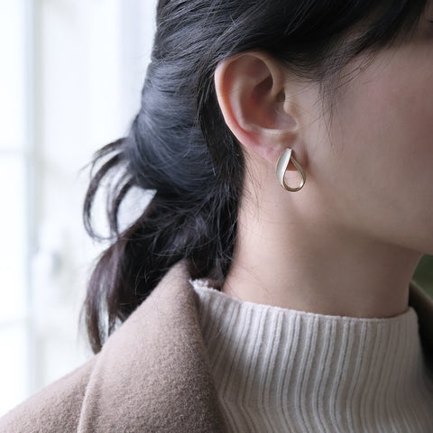 氣質白緞帶水滴耳環