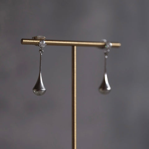 精緻小鑽銀色水滴耳環