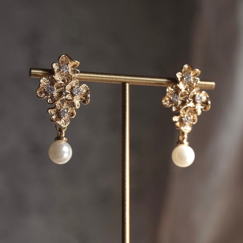 四朵小花珍珠耳環
