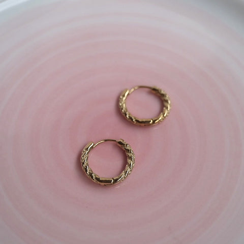 金色鈦鋼細緻紋理圈圈耳環