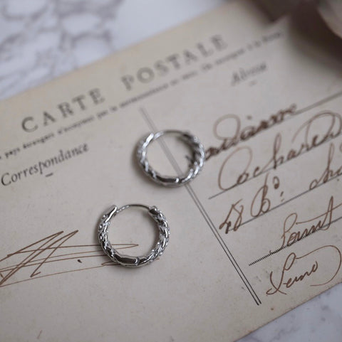 銀色鈦鋼細緻紋理圈圈耳環