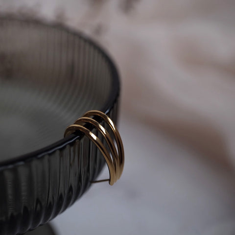 鈦鋼利落三爪耳環